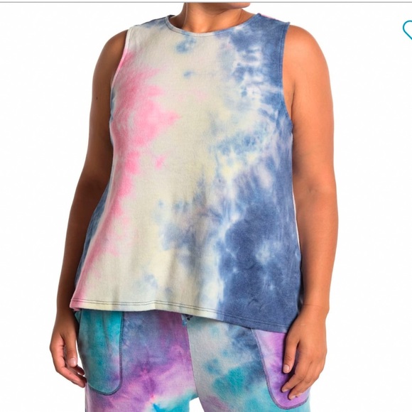 Gibsonlook Elizabeth Printed Racer Tank - Picture 2 of 3